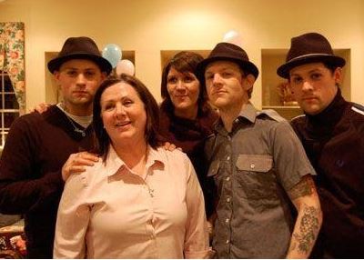Sarah Madden with her mother and siblings Benji Madden, Joel Madden and Josh Madden